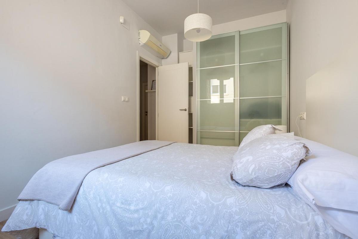 Puerta Real Centro Apartment กรานาดา ภายนอก รูปภาพ